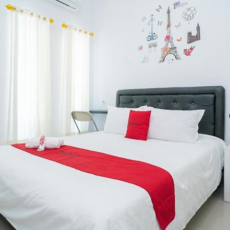 Reddoorz Syariah At Winong Nganjuk Hotel Екстериор снимка