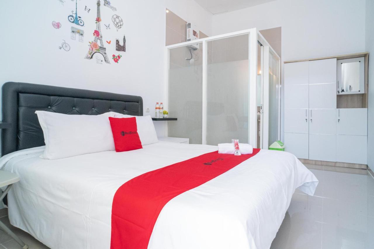 Reddoorz Syariah At Winong Nganjuk Hotel Екстериор снимка