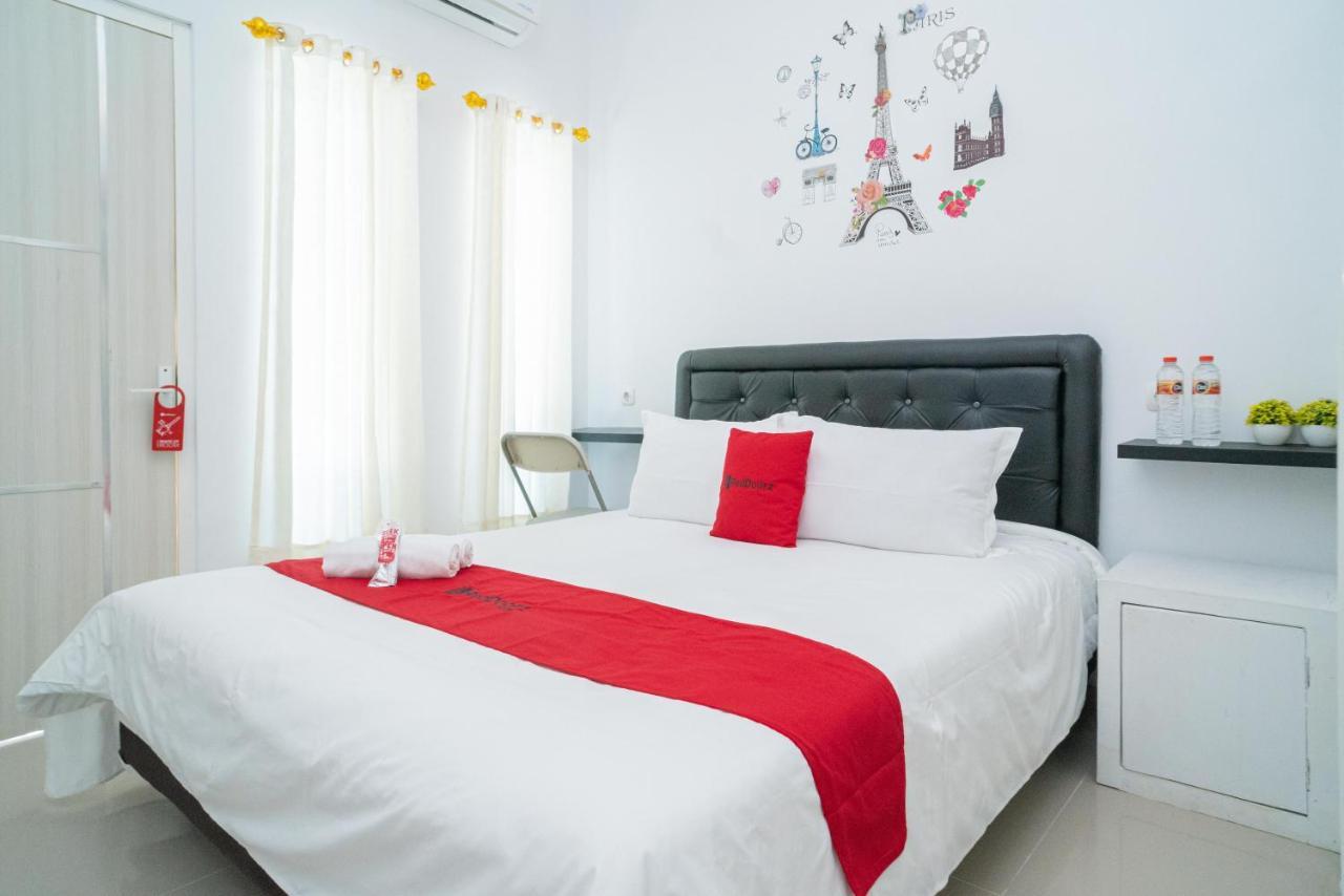 Reddoorz Syariah At Winong Nganjuk Hotel Екстериор снимка