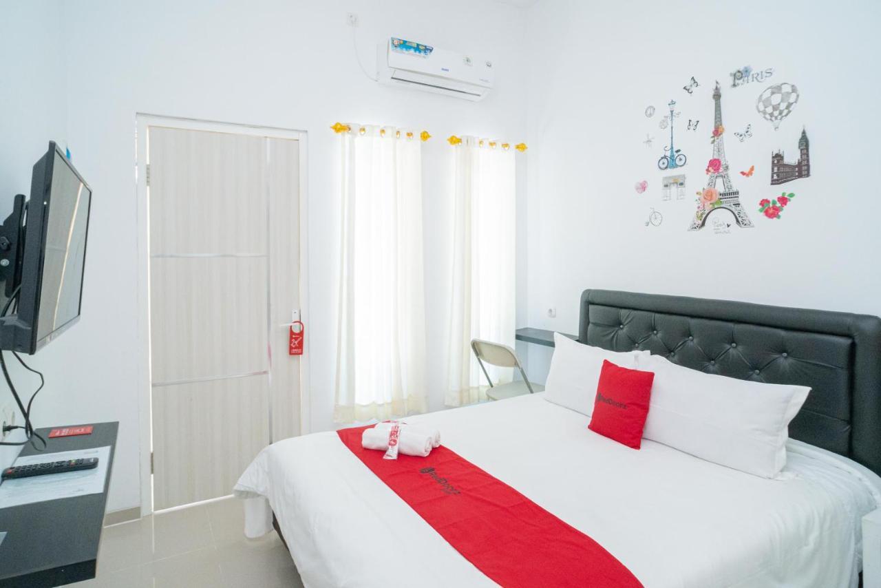 Reddoorz Syariah At Winong Nganjuk Hotel Екстериор снимка