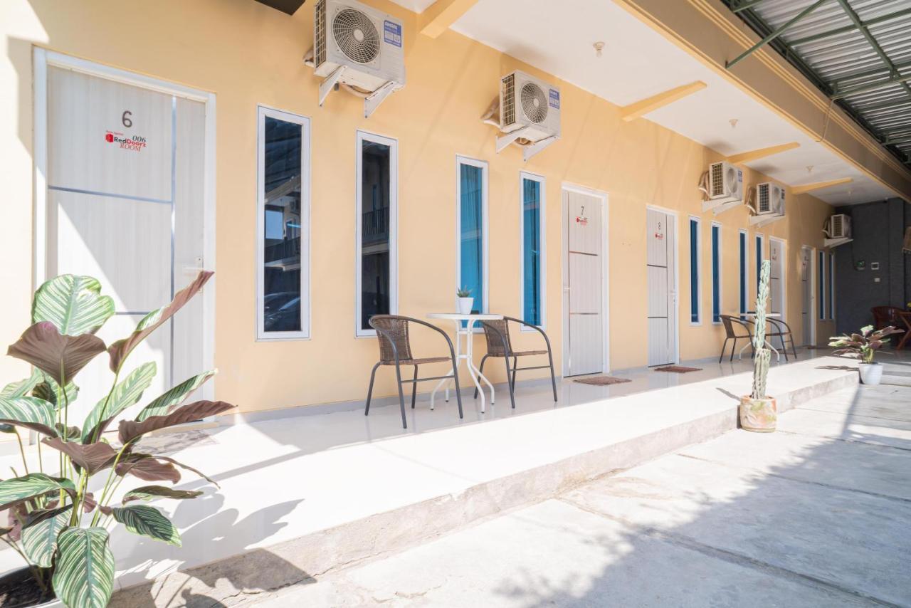 Reddoorz Syariah At Winong Nganjuk Hotel Екстериор снимка