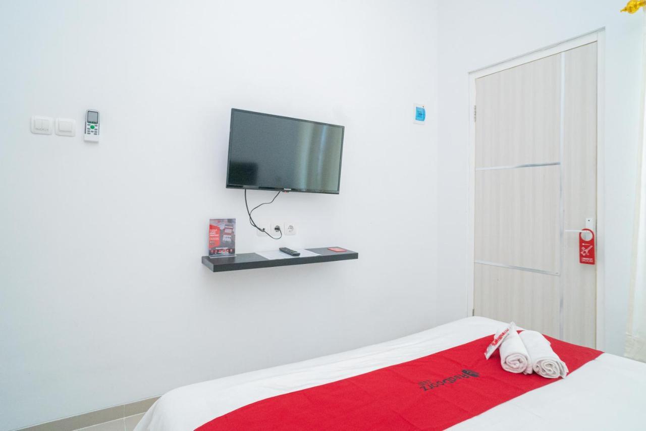 Reddoorz Syariah At Winong Nganjuk Hotel Екстериор снимка