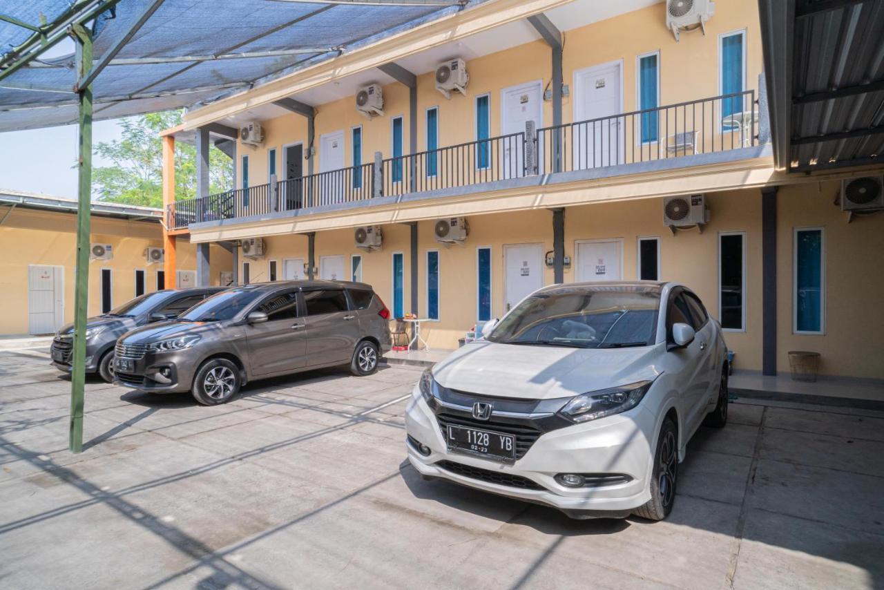 Reddoorz Syariah At Winong Nganjuk Hotel Екстериор снимка