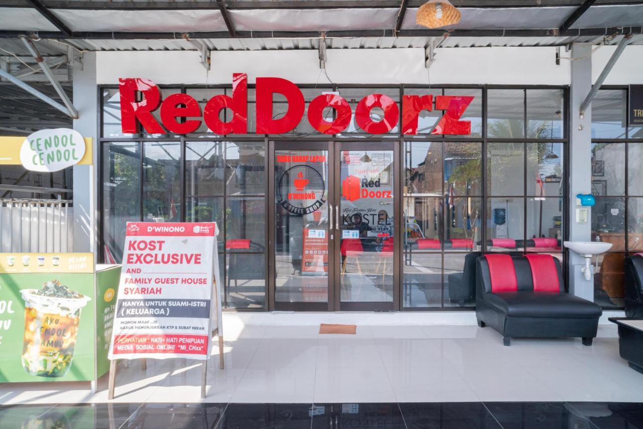 Reddoorz Syariah At Winong Nganjuk Hotel Екстериор снимка