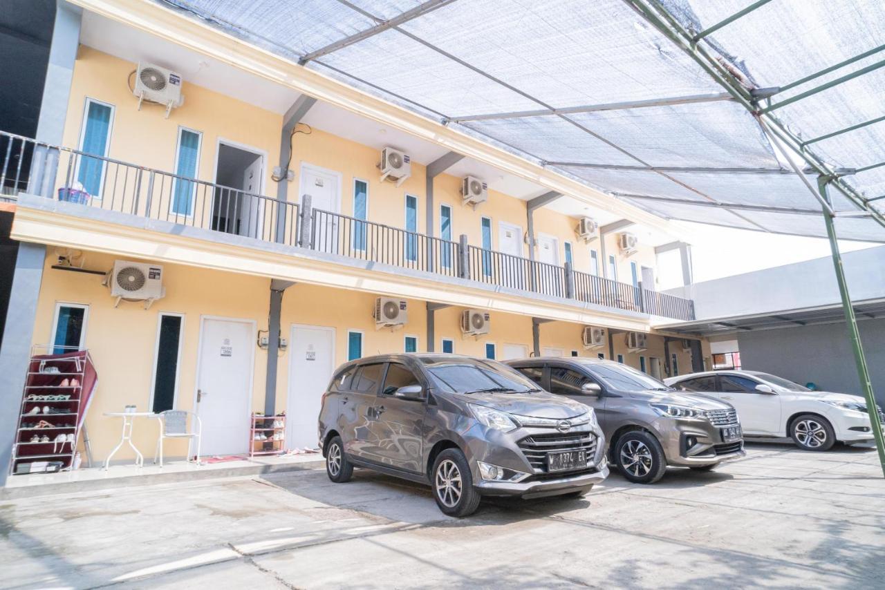 Reddoorz Syariah At Winong Nganjuk Hotel Екстериор снимка