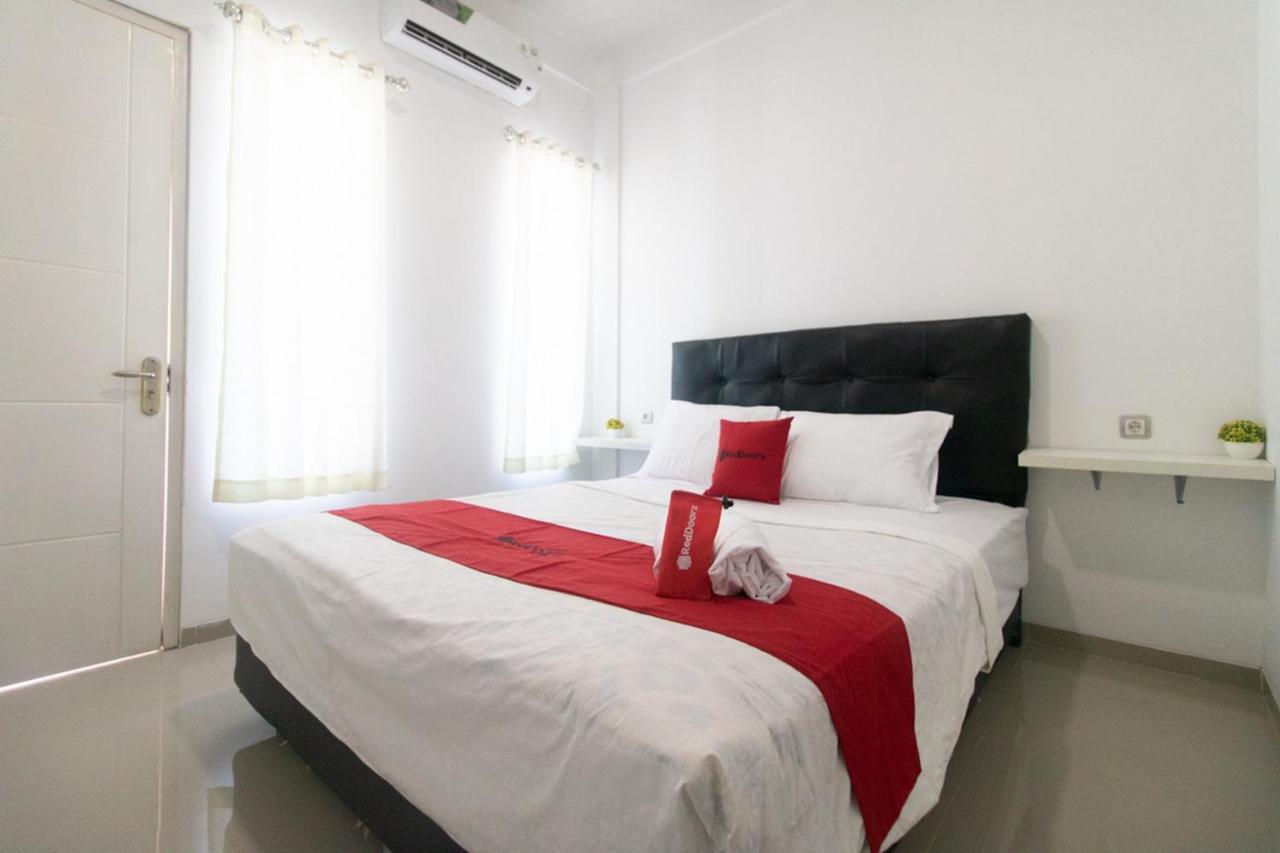 Reddoorz Syariah At Winong Nganjuk Hotel Екстериор снимка