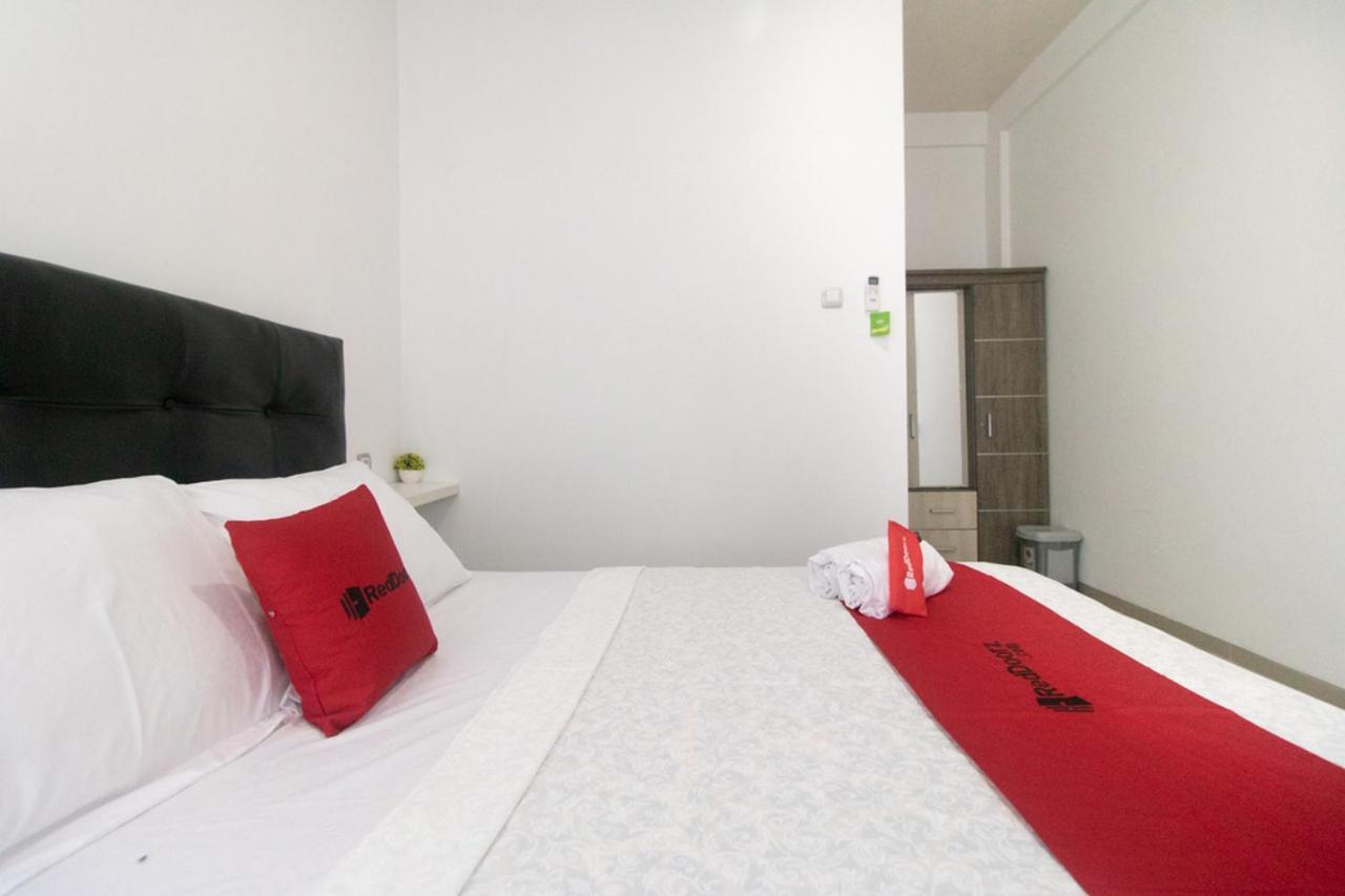 Reddoorz Syariah At Winong Nganjuk Hotel Екстериор снимка