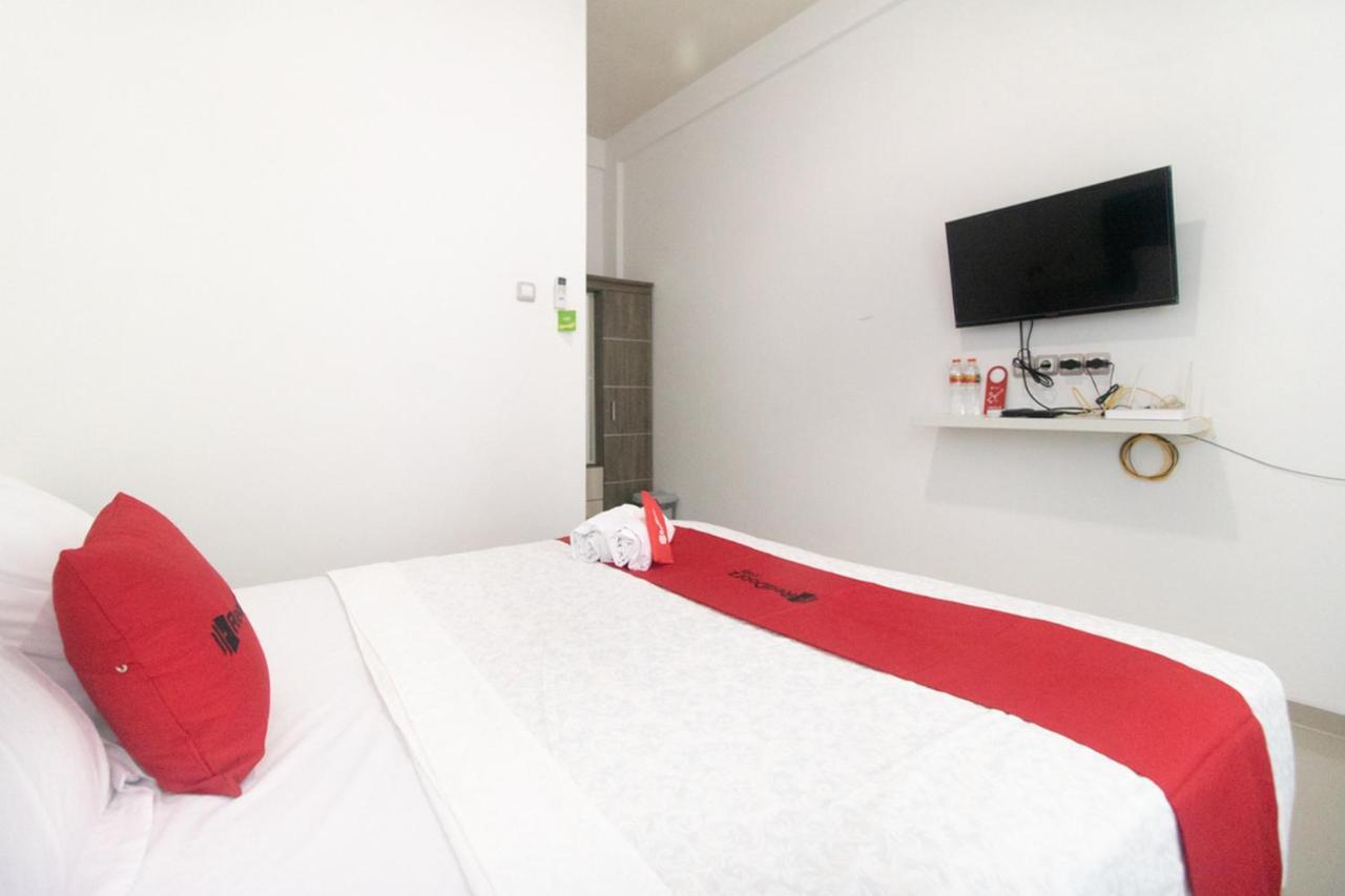 Reddoorz Syariah At Winong Nganjuk Hotel Екстериор снимка